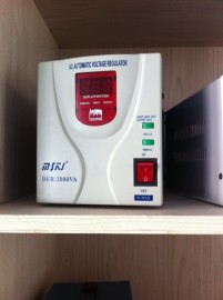 DER-2000VA全自动交流家用稳压器