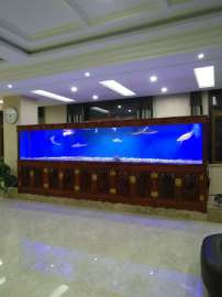 索浦鱼缸工厂生产大型超白玻璃观赏鱼缸