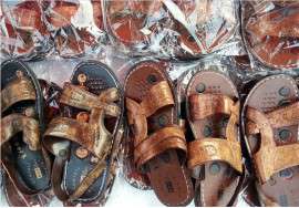 越南凉鞋厂家低价批发供货越南凉鞋男女款